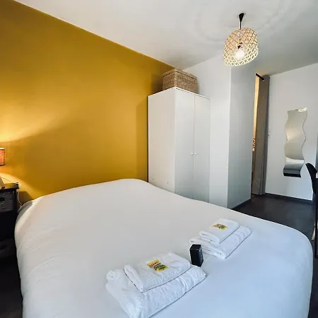 Maison De Charme 8 Chambres, 8 Salle De Bain Apartment *